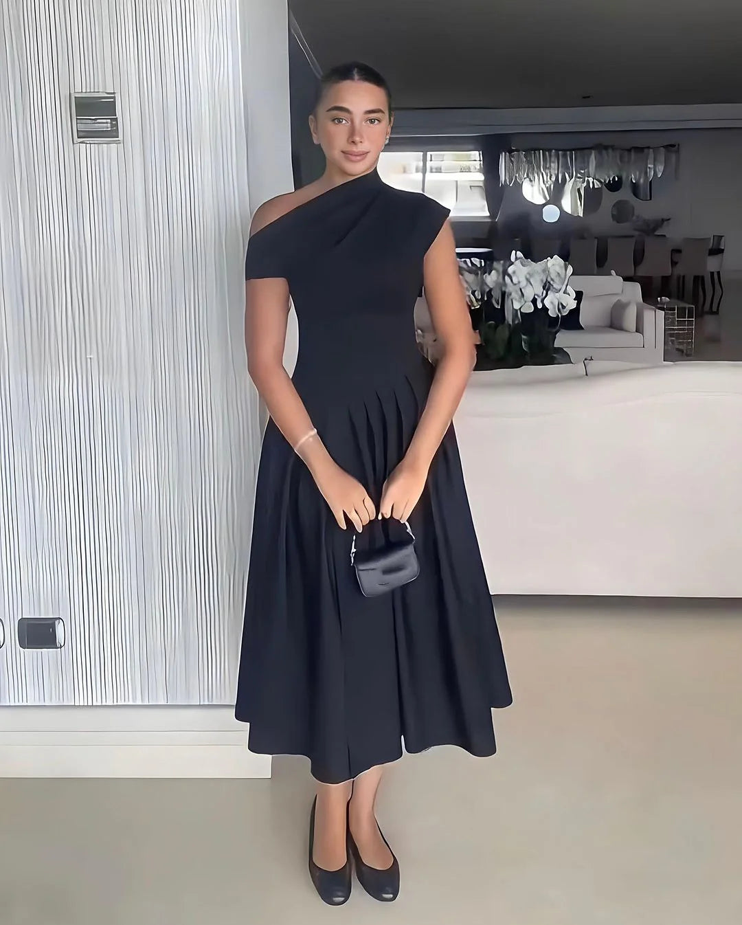 Robe longue plissée élegante a col rond