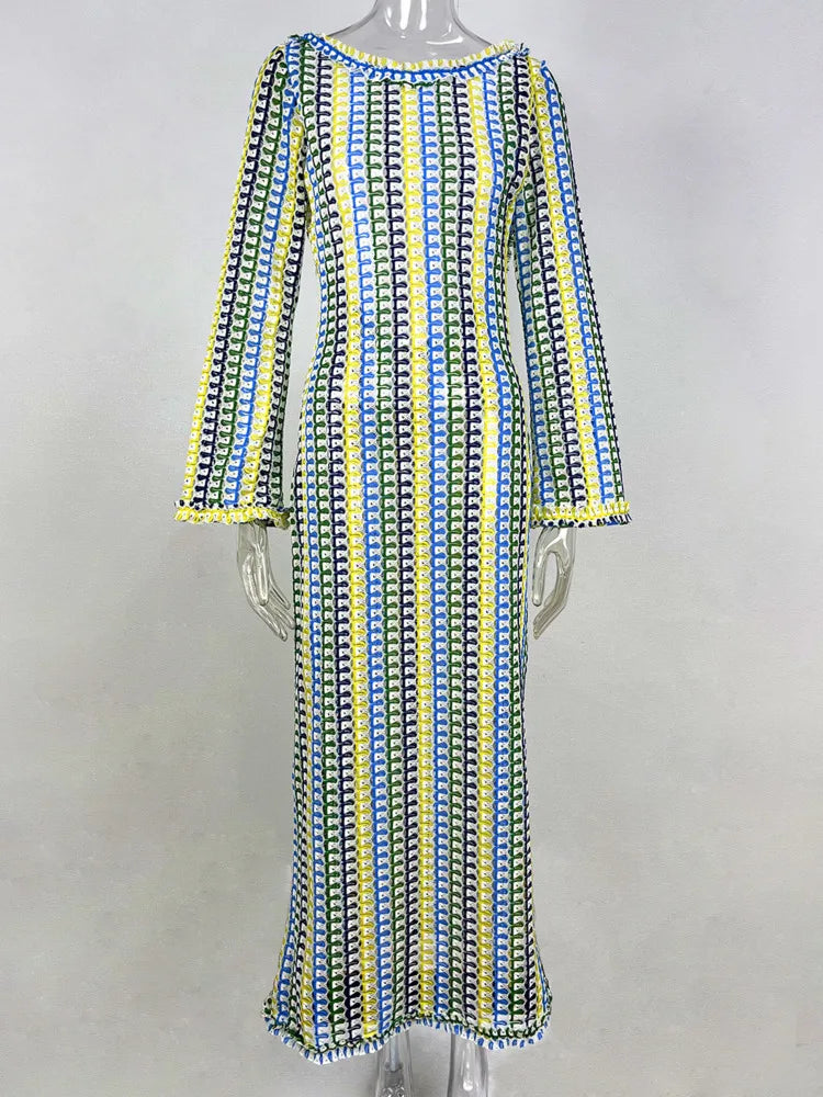Robe en dentelle dos nu manche longue
