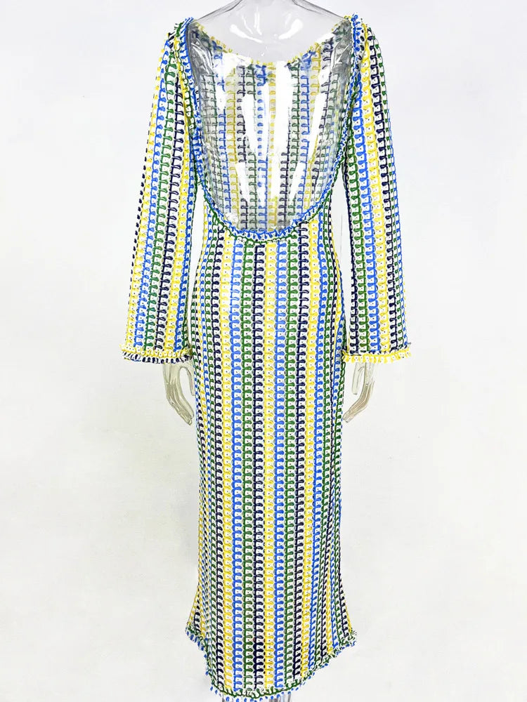 Robe en dentelle dos nu manche longue